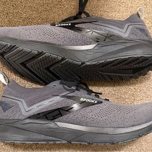 Women’s Brooks Ricochet 3